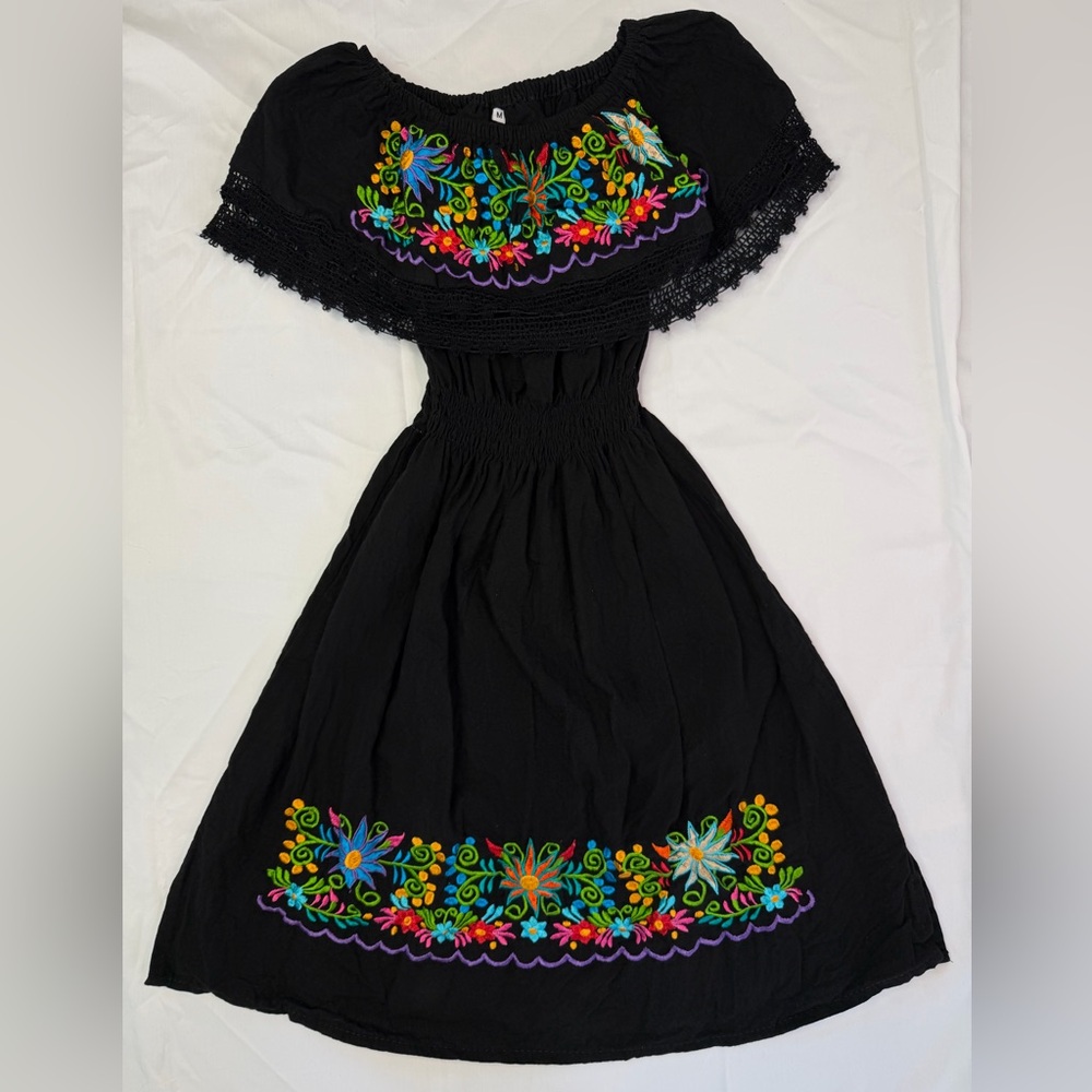 Mexican Embroidered Floral Dress Size Medium